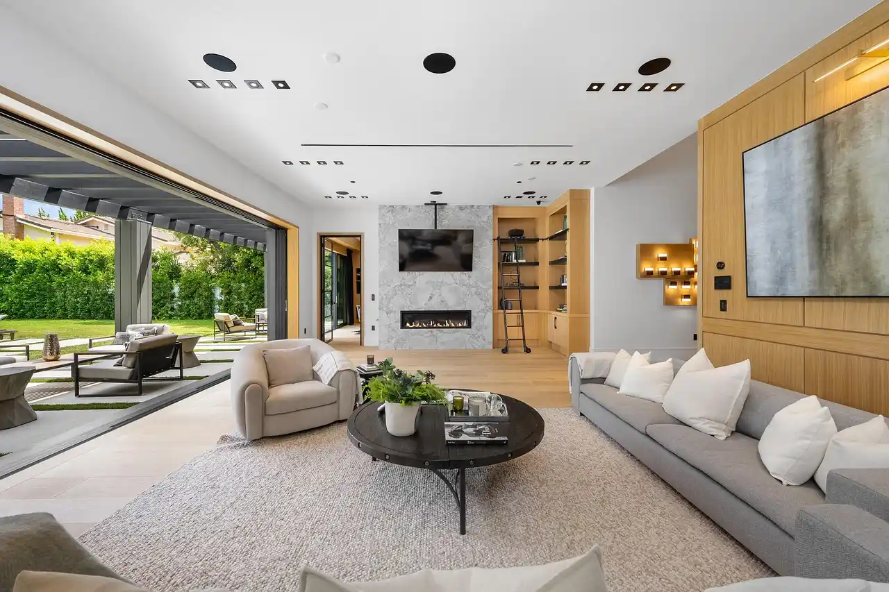 Home Window Tinting: Privacy & Energy